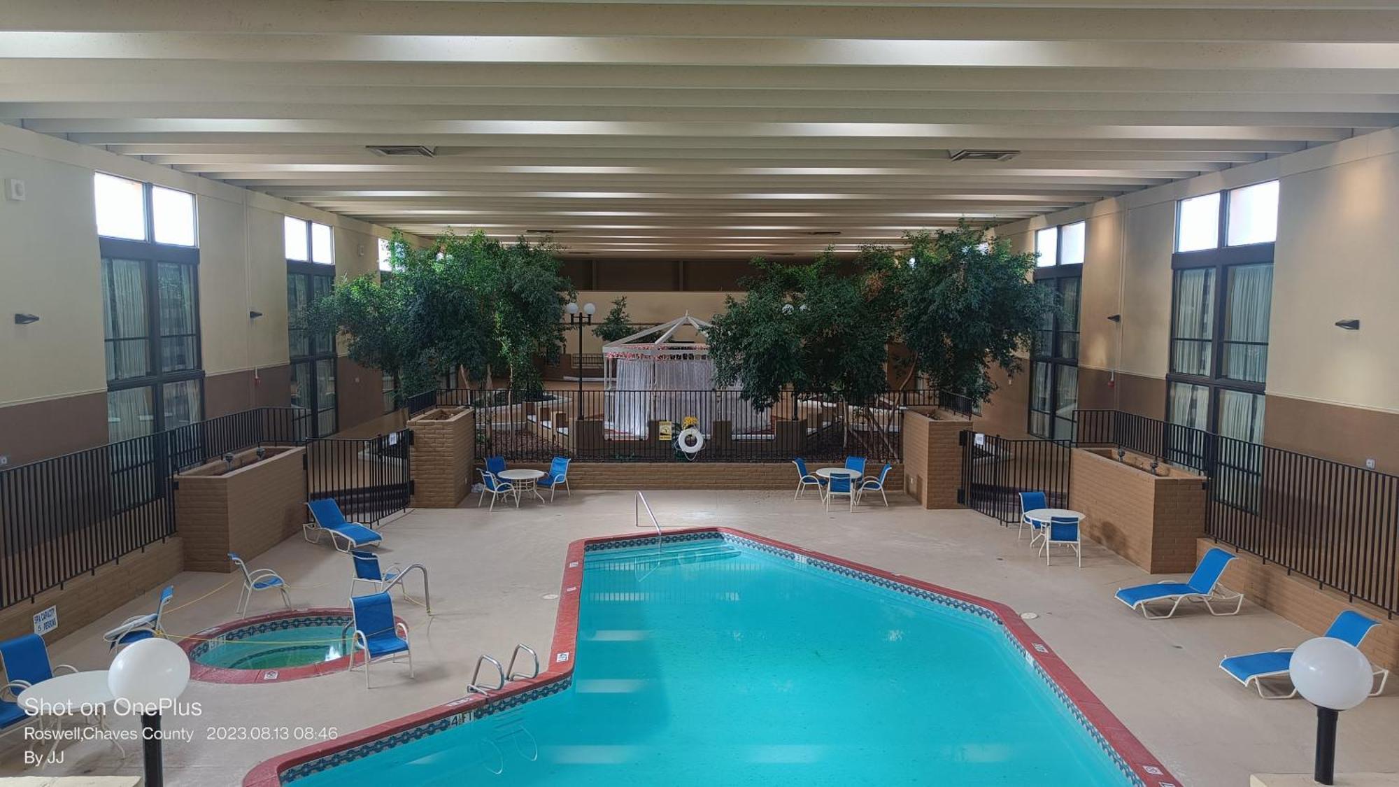 Clarion Inn & Suites, Розуэлл Экстерьер фото